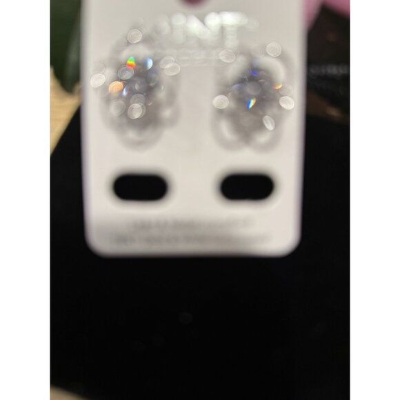 14KT White & Gold Plated Silvertone Flower CZ EARRINGS NEW W Gift Bag - Picture 6 of 6